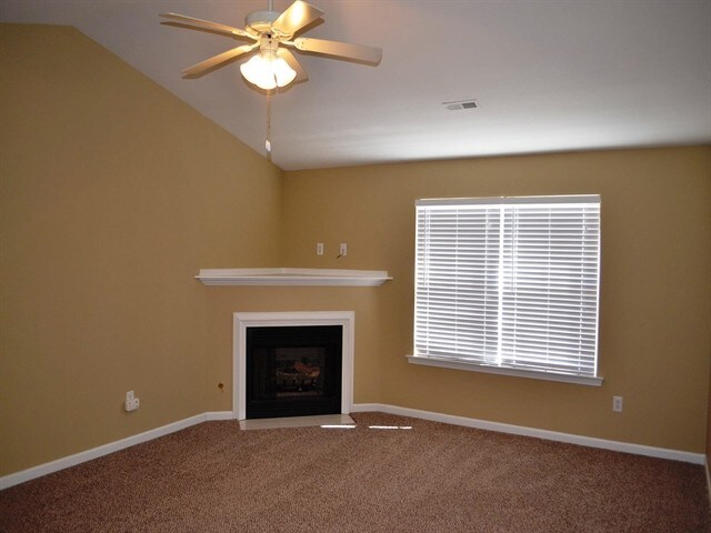 Building Photo - 125 Stevens Court