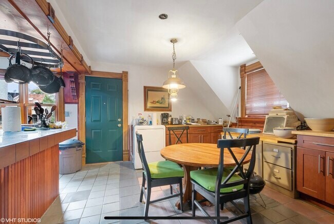 Foto del edificio - 1046 W Barry Ave