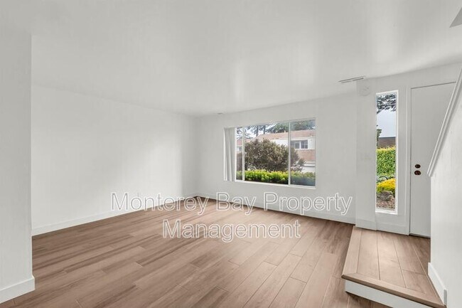 Foto del edificio - 3137 Seacrest Ave