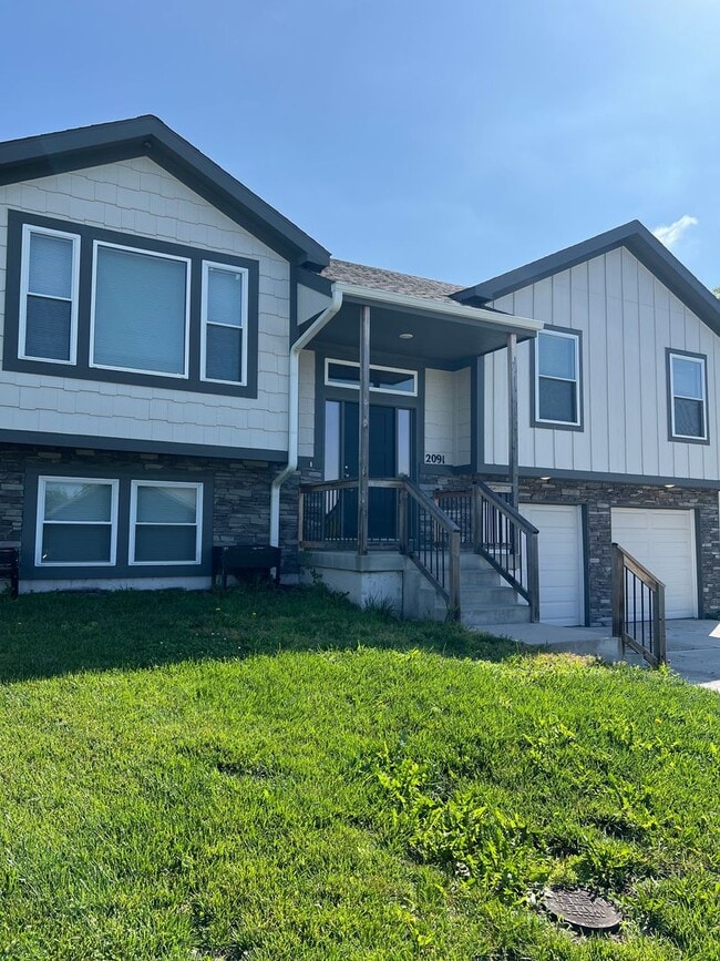 2091 Rockbridge Pkwy