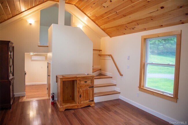 Foto del edificio - 449 N Quaker Ln