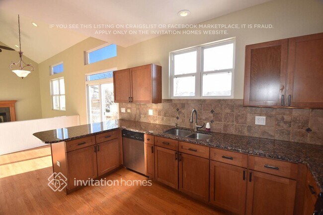 Foto del edificio - 878 Deer Path Dr