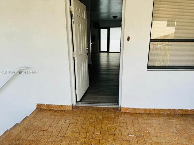 Building Photo - 215 NW 35th Ave