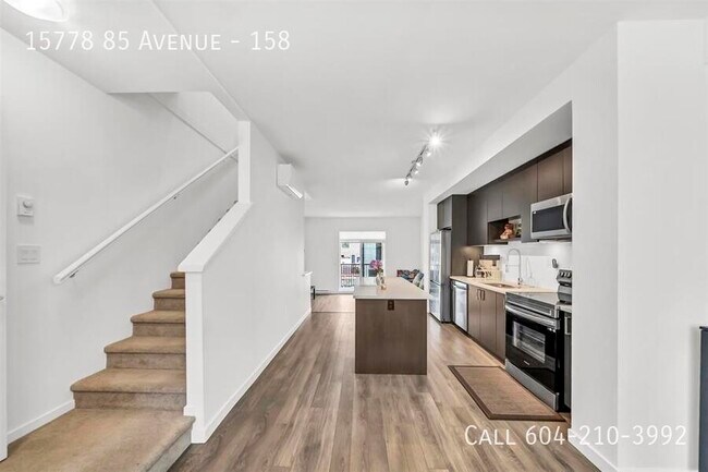 Building Photo - Beautiful Townhouse In Fleetwood Village 2