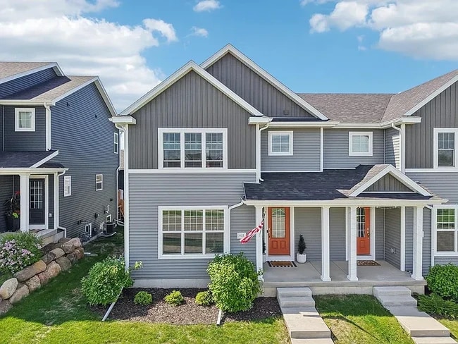 Building Photo - 637 Hillcrest Dr