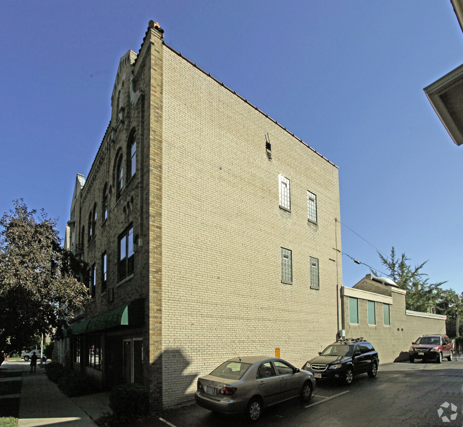 Building Photo - Astor Street Apartments