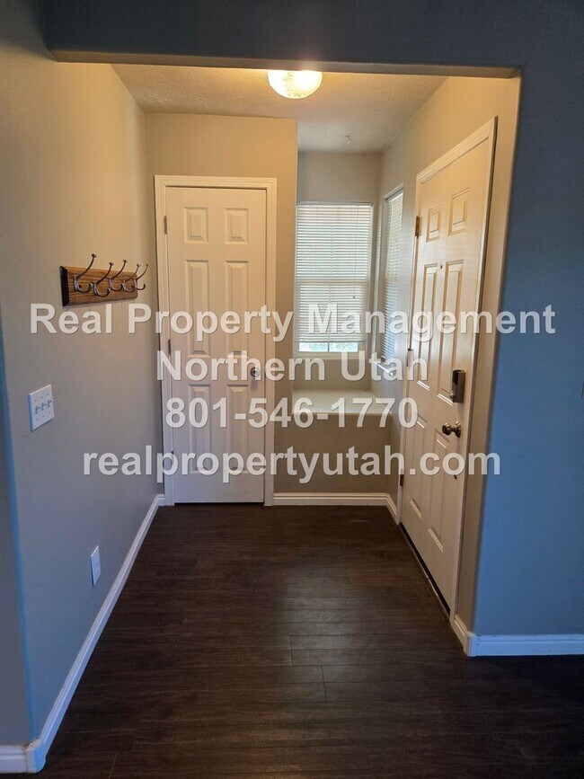 Foto del edificio - 2 Bed 2 Bath Condo in Clearfield Now Avail...