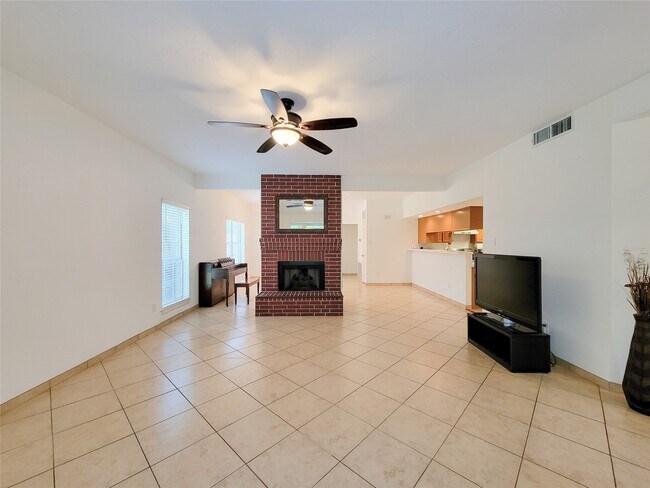 Foto del edificio - 2431 Edgewood Dr