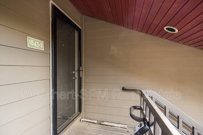 Foto del edificio - 1843 Fernspring Cove