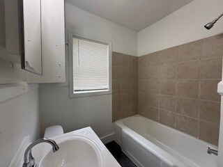 Foto principal - 836 N Oliver St