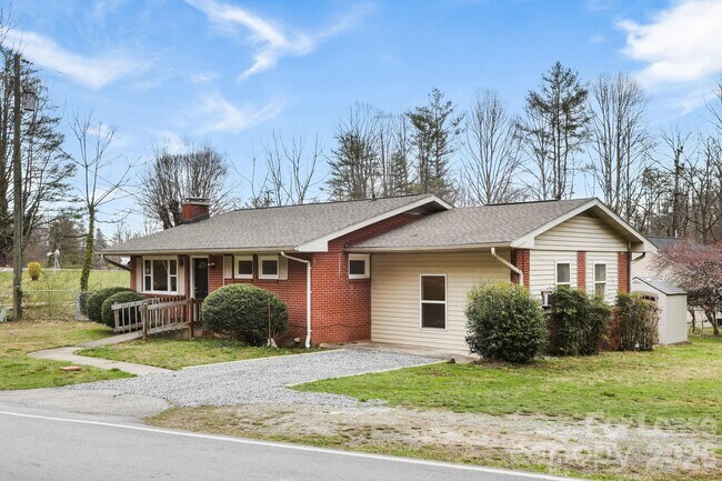 Foto del edificio - 535 Nicholson Creek Rd