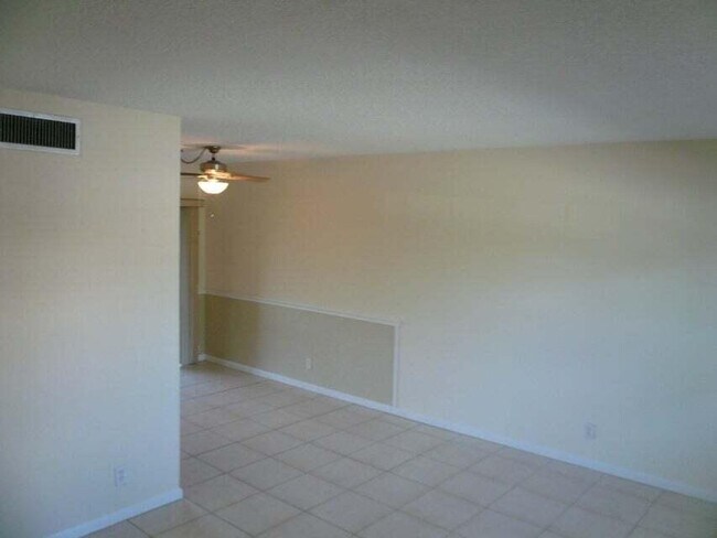Foto del edificio - 4101 Oak Terrace Dr