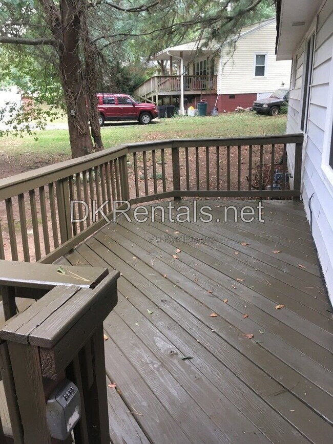 Photo - 808 Meadow Place House
