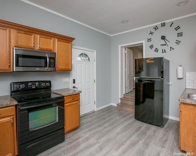 Photo - 159 42nd St (Lindenhurst, NY) Apartment