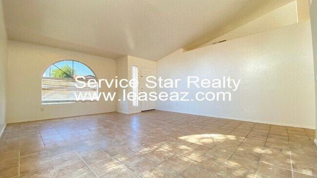 Foto del edificio - 3596 E Thornton Ave