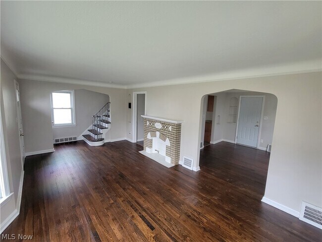 Foto del edificio - 851 E 232nd St
