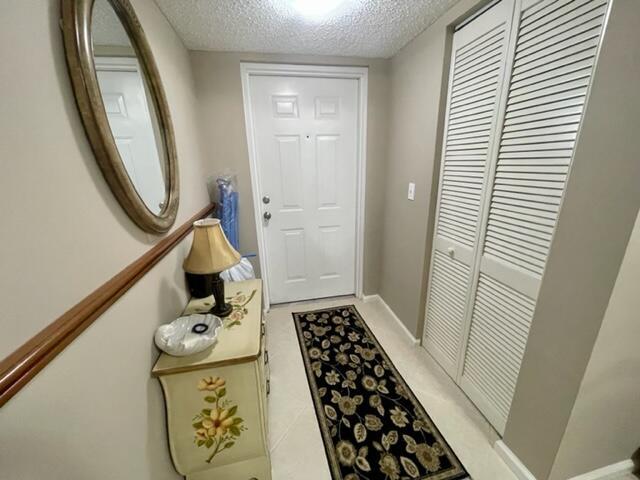 Foto del edificio - 284 Village Blvd