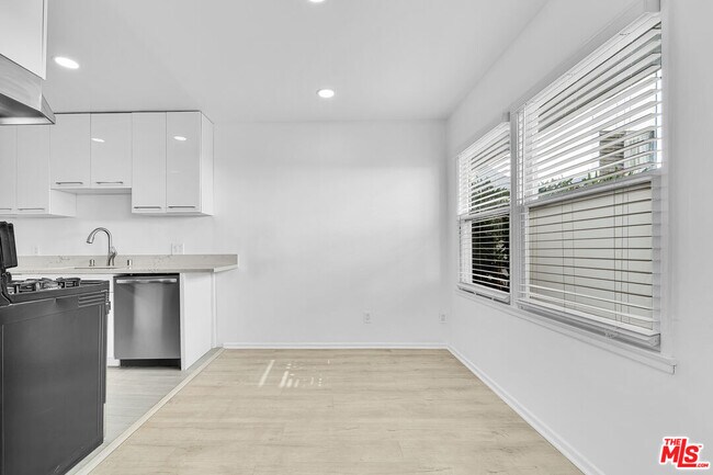 Foto del edificio - 926 N Spaulding Ave