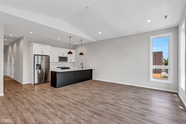 Building Photo - 4904 S St Lawrence Ave