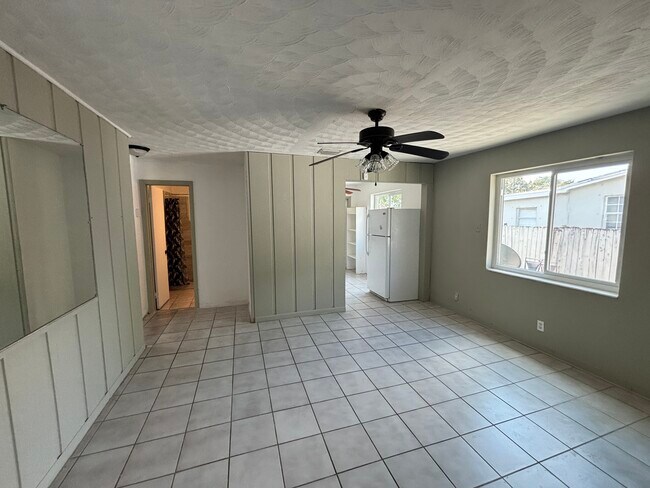 Foto del edificio - 6420 Oak St