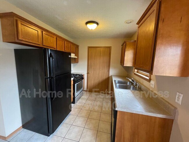 Building Photo - 3216 W Scott St