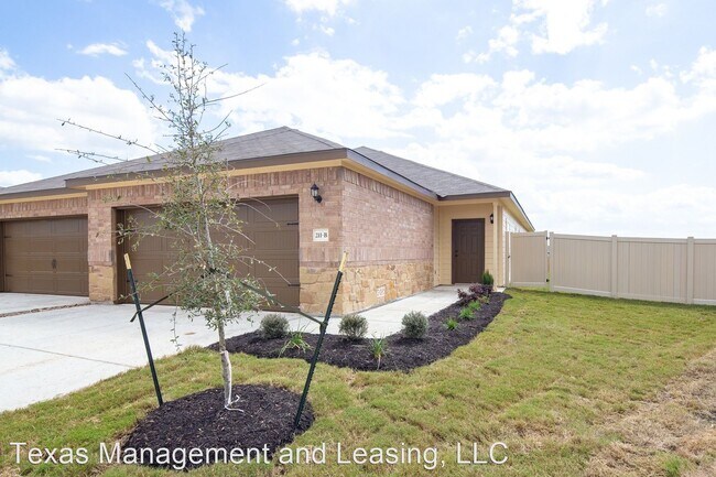 Foto del edificio - 3 br, 2 bath House - 215 Joanne Loop