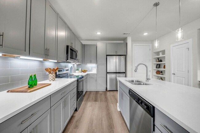 Foto del edificio - 2111 N Austin Ave