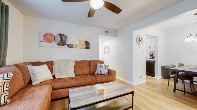 Building Photo - 253 White Oak Rd