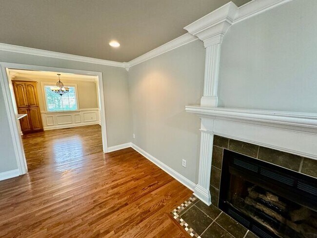 Building Photo - Home available in popular area