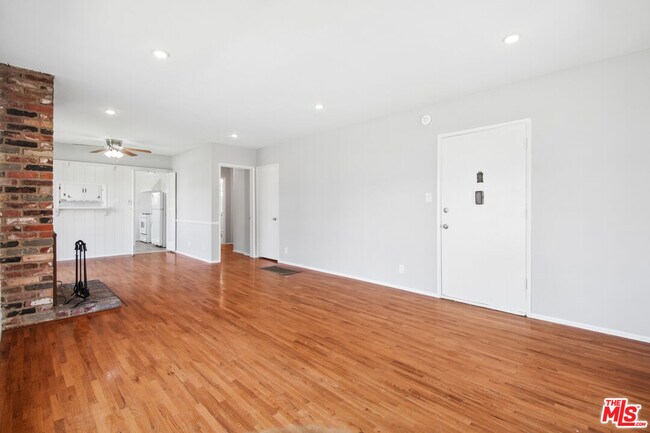 Foto del edificio - 5307 Vantage Ave