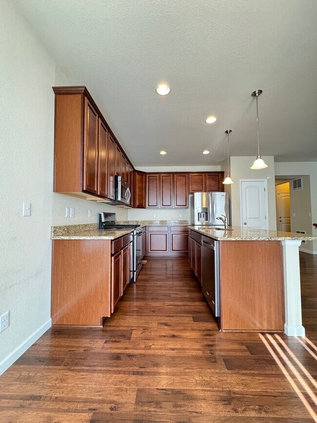 Building Photo - Beautiful Home in Rigden Farms