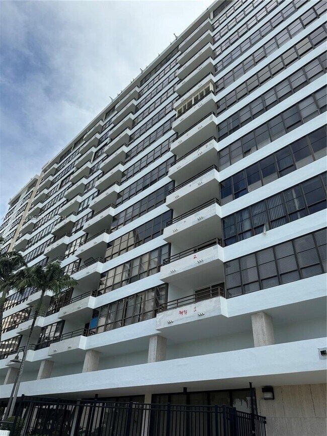 Building Photo - 500 Three Islands Boulevard