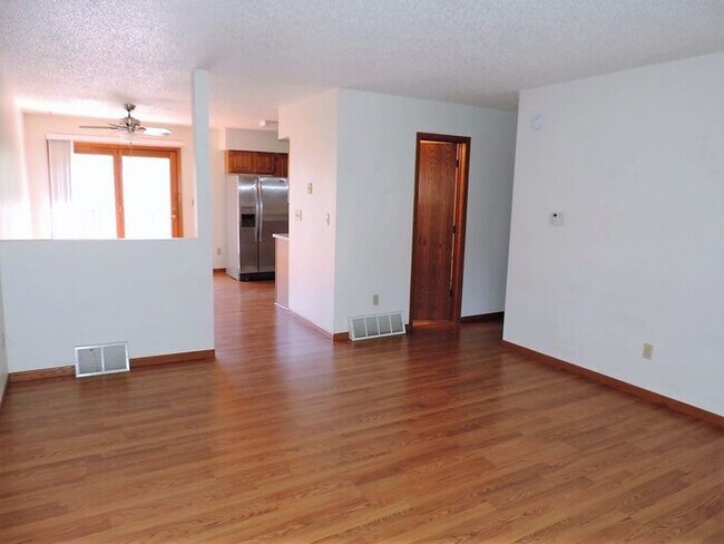 Building Photo - $1,225 | 2 Bedroom + Bonus Room, 1.5 Bathr...