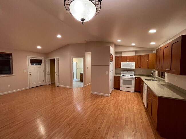 Foto del edificio - 4391 Masterson Rd