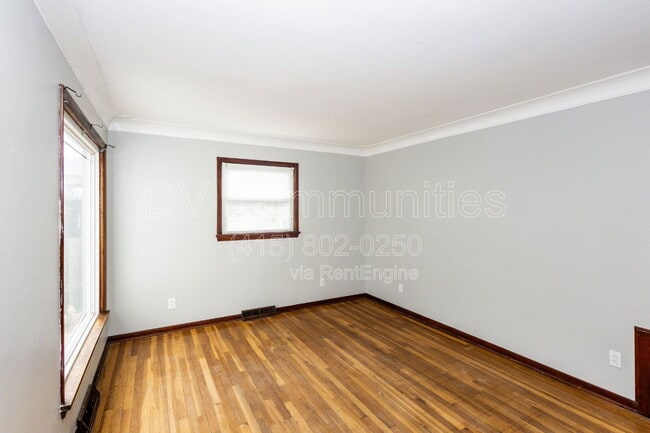 Foto del edificio - 312 E 317th St