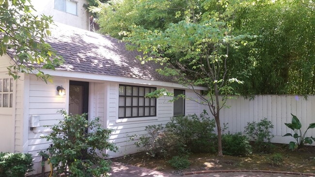 Foto del edificio - Beautiful Historic Home!