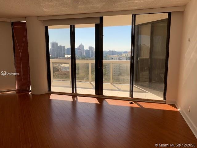 Building Photo - 20185 E Country Club Dr