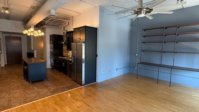 Building Photo - Amazing Urban  Live/Work StudioLoft in the...
