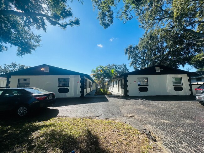 Foto del edificio - 618 93rd Ave N