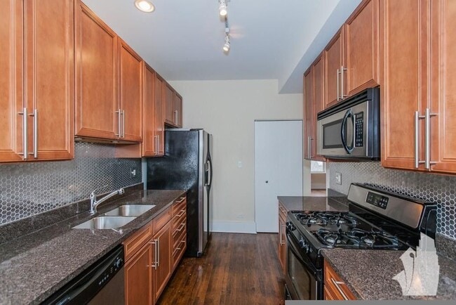 Foto del edificio - 1851 W Cornelia Ave