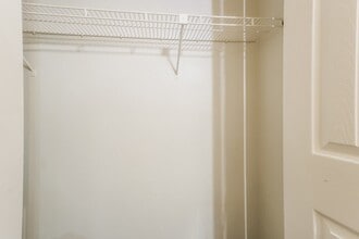 Building Photo - 2215 Hazyknoll Ln