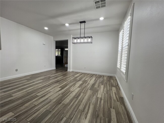 Foto del edificio - 9501 Ironsend St