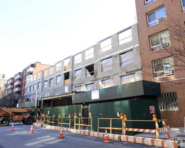 Building Photo - The Pointe