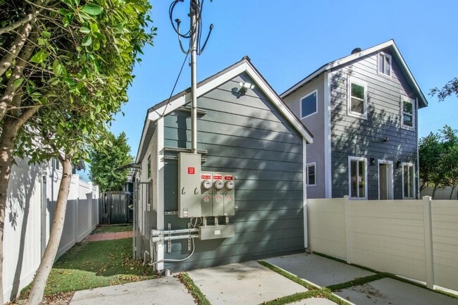 Foto del edificio - 6134 Fair Ave