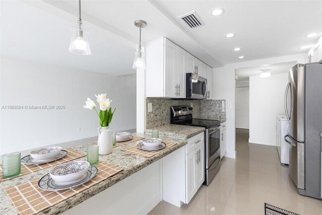 Foto del edificio - 13174 SW 10th Terrace Dr