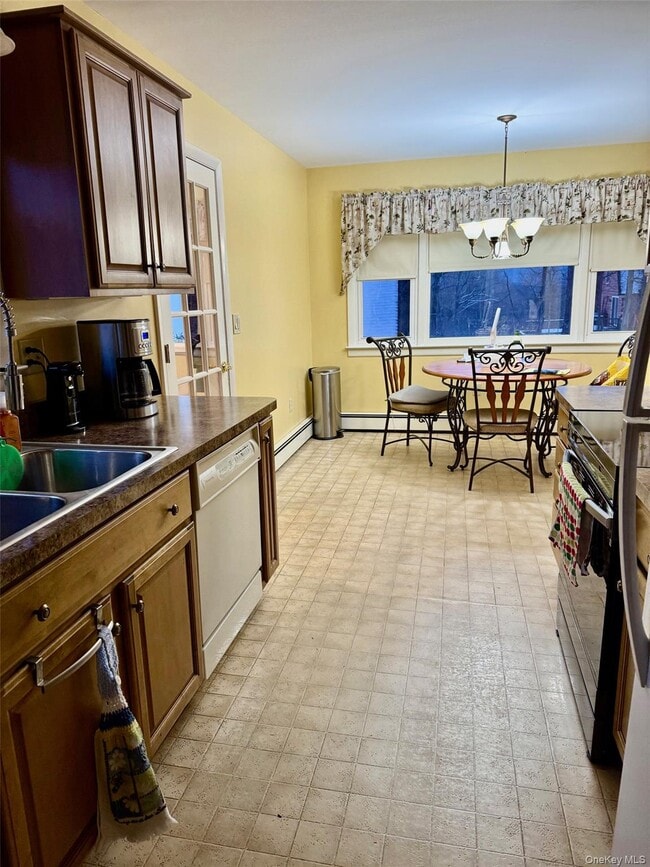 Foto del edificio - 230 Warn Ave