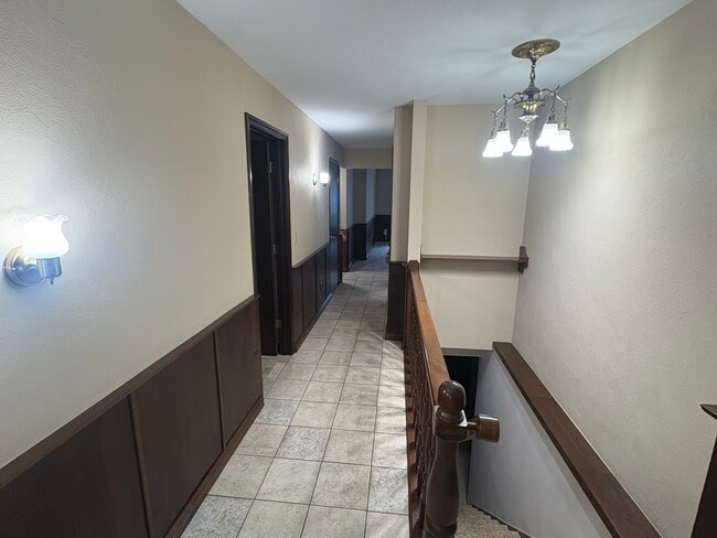 Building Photo - 1512 Winsted Dr