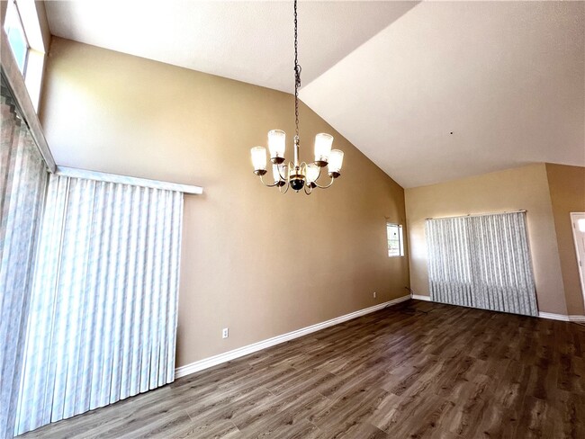 Building Photo - 13764 Bay