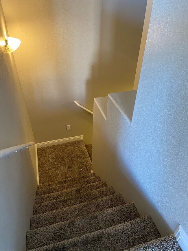 Building Photo - AMAZING 2 STORY TOWNHOME LOCATED IN A GATE...