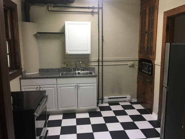 Foto del edificio - 27 Poplar Hill Rd